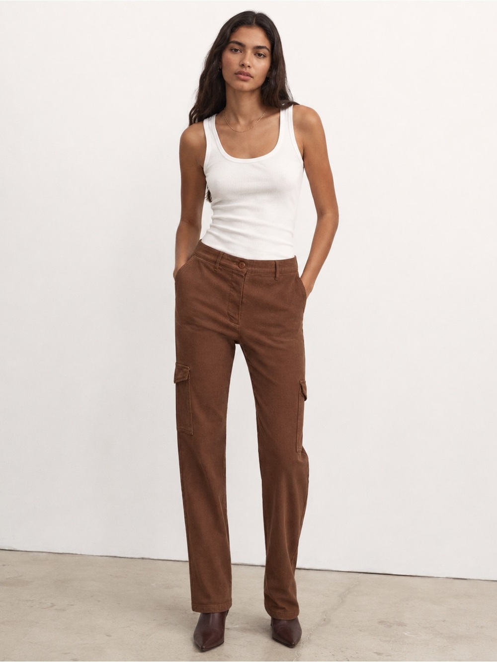Aritzia Wilfred Free Modern Cargo Pants in Brown